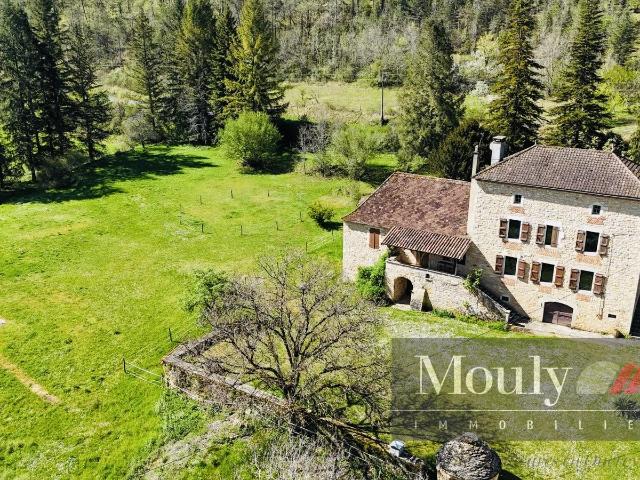 Maison En Pierre Avec Dependance Entrte Quercy Et Perigord 214m² Les Junies