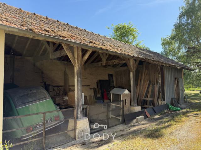 Maison en pierre avec dépendances