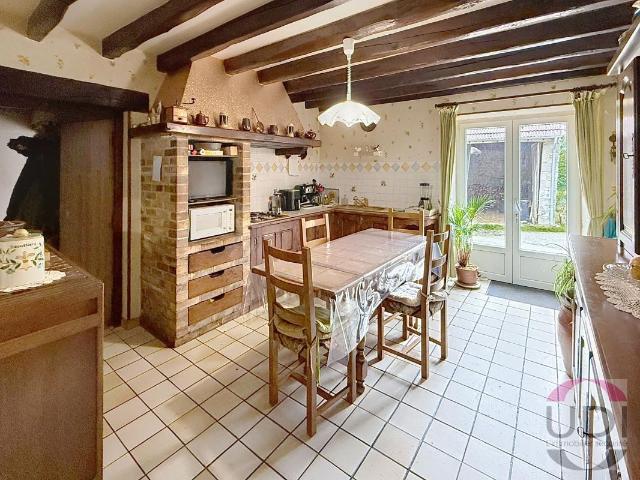 Maison en pierre avec dépendances sur la Chapelle Taillefert