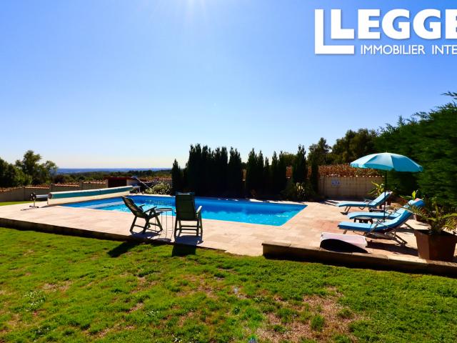 Maison en pierre avec maison d'amis, caractéristiques d'origine, piscine, nichée dans la campagne