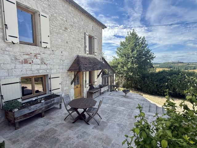 Maison en pierre avec maison des amis, piscine et dépendants. 289m² Tournon d'Agenais