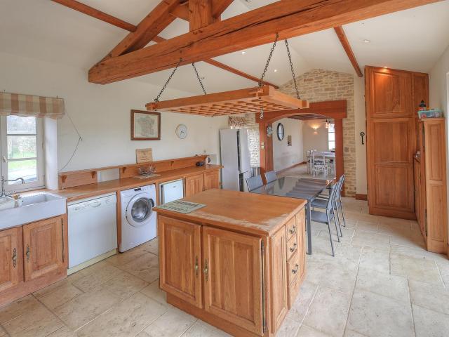Maison en pierre avec mason d'ami et terrain de 9 000m2 203m² Chenay
