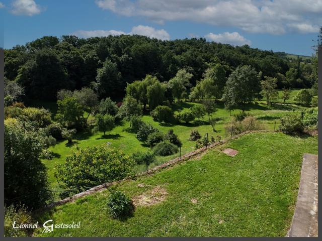 Maison en pierre avec parc de 3 ha et vue dominante à vendre à SAINT QUENTIN DE CAPLONG 33