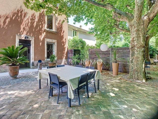 Maison En Pierre Avec Piscine A Vendre A Caumont Sur Durance 180m² Caumont sur Durance