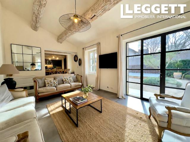 Maison de Village de Style Mas avec Piscine Chauffée au Cœur d’Eygalières