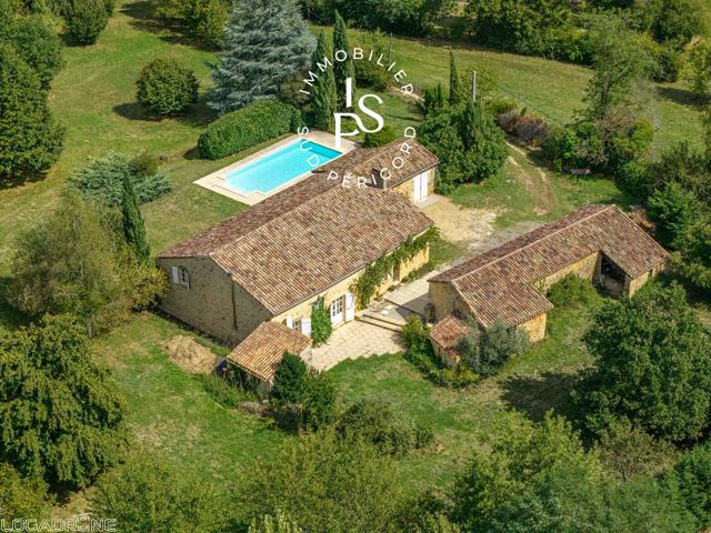 Maison en pierre avec piscine et dépendances Lacapelle Biron