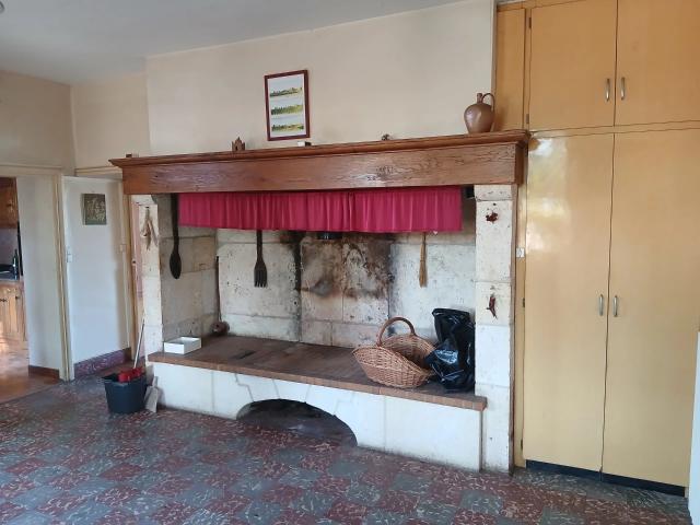 MAISON EN PIERRE AVEC TERRAIN