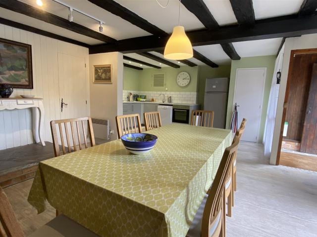 Maison en Pierre avec Terrasse au Bord de la Rivière – Saint. 155m² Saint Front la Rivière