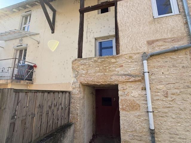 Maison en pierre avec travaux de finition à prévoir – Tournu. 190m² Tournus