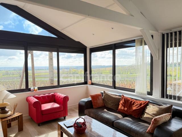 Maison en pierre avec vue exceptionnelle – Vire 71260