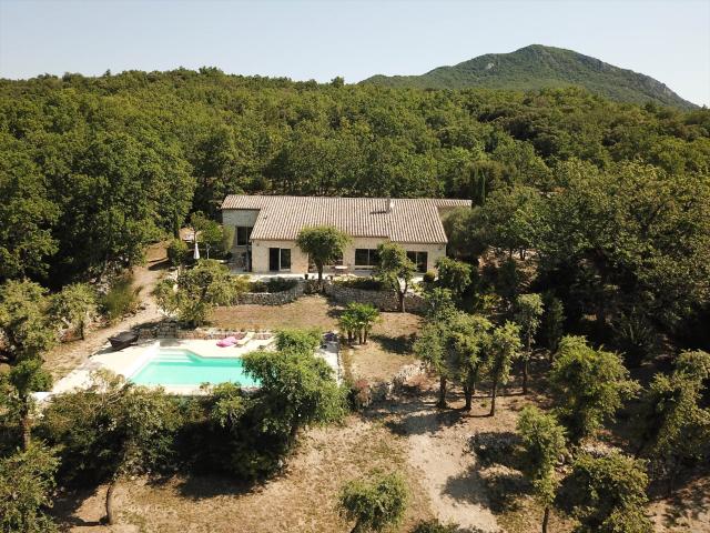 Maison en pierre avec vue panoramique 250m² Montélimar