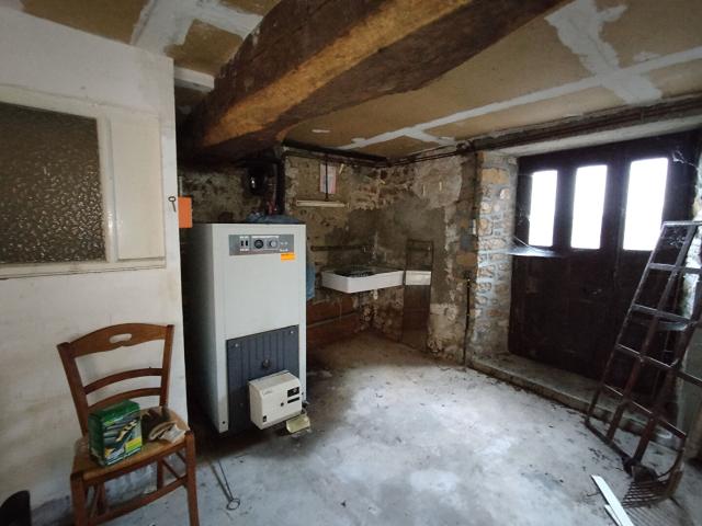 Maison en pierre à LARCHAMP à débattre