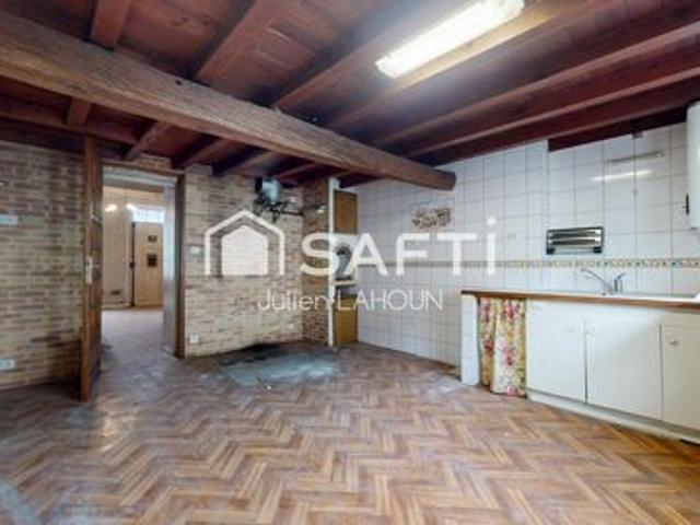 Maison en pierre à rénover – 5 pièces – 110 m² – Centre de Châteaubernard