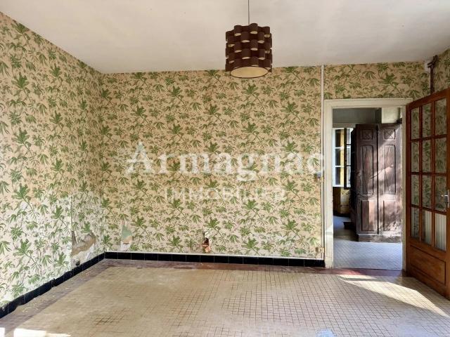 Maison en pierre à rénover avec jardin et dépendances 139m² Saint Jean Poutge