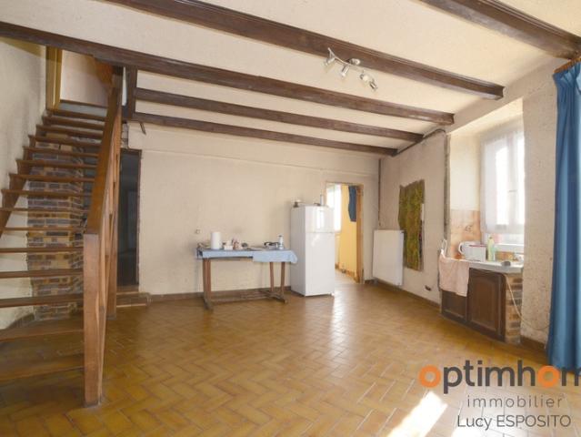 Maison en pierre à rénover avec terrain à bâtir – Nieuil 16 ✨