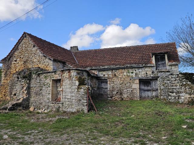 Maison en pierre à rénover sur le Causse proche de Cajarc