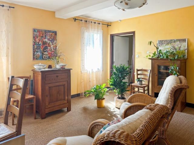 Maison en pierre à vendre 5 pièces MONTESQUIOU 32 147 m² habitables avec atelier 150 m2 Terrain 2870 m2