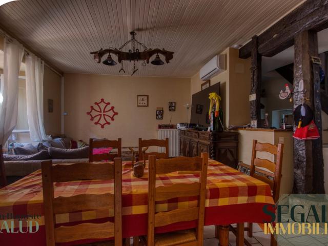 Maison en pierre chaleureuse avec jardin au cœur de Pampelon. 107m² Pampelonne