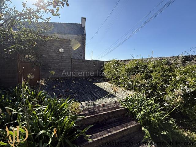 Maison en pierre du début des années 1900 Vue mer secteu. 98m² Plouhinec