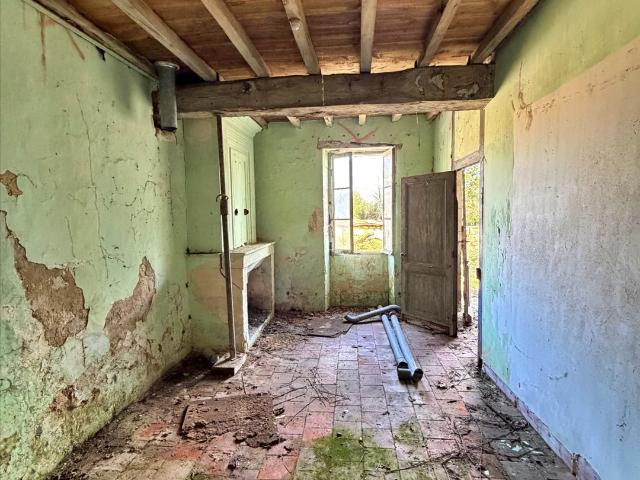 Maison en pierre du XVIIIe siècle à rénover avec terrain et. 70m² Sadirac