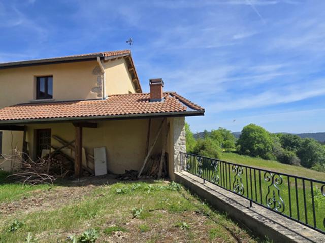 maison en pierre de104 m2 avec 6736 m2 de terrain attenant