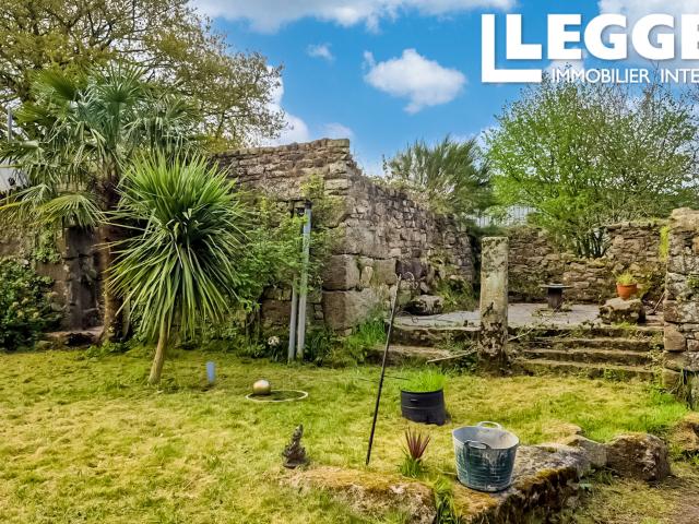 Maison en pierre de caractère avec dépendances et terrain – Hameau paisible à 5 min du village