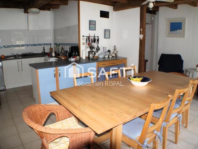 Maison en pierre de plain pied 3 chambres, garage terrain