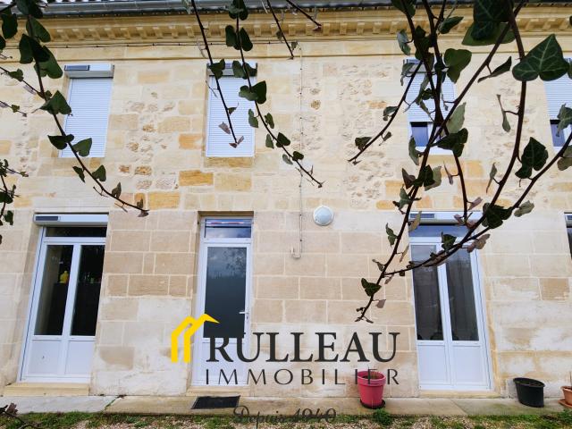 Maison en pierre de taille avec jardin au calme 118m2 habitables + grenier aménageable, idéale investissemen