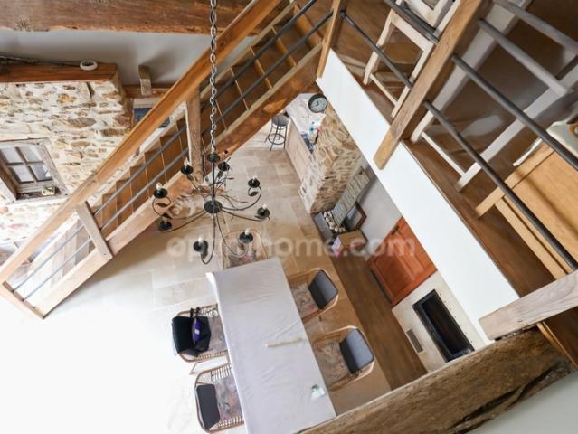 Maison en Pierre de 140 m² environ 5 Pièces 3 Chambres + Grange sur terrain de 941 m² CROMAC 87