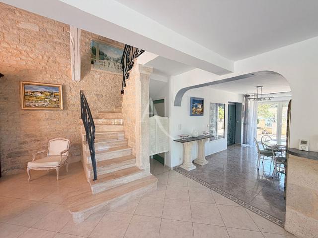 Maison en pierre de 150 m2 avec piscine