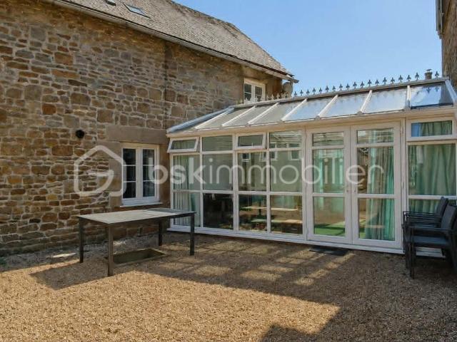 Maison en pierre de 163 m2 + Maison d'hôtes de 78 m2 indépendante Airbnb Atelier, cour&jardin