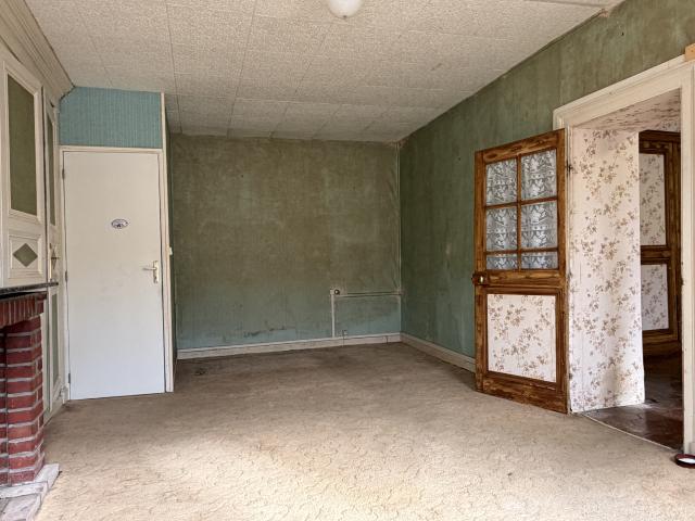 Maison en pierre de 160 m2 avec terrain clos et arboré Villers Saint Sépulcre