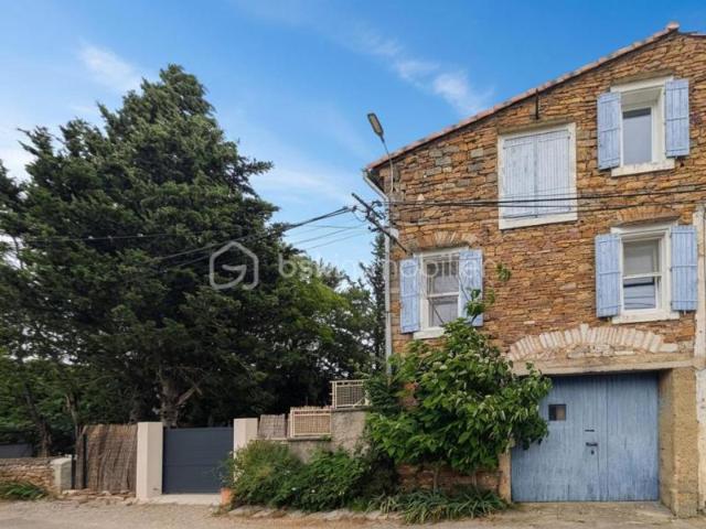 Maison en pierre de 115 m² avec jardin et terrasse
