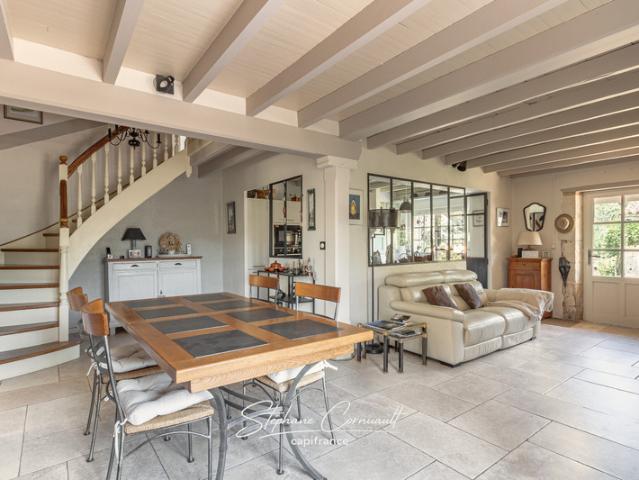 Maison en pierre de 130 m² avec piscine