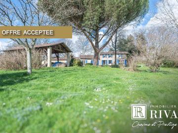Maison En Pierre De 202 M2 + Dependances Sur 5874 M2 202m² Latresne