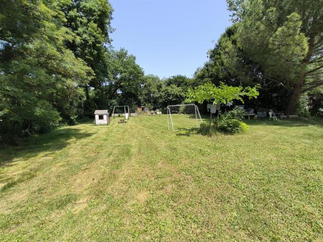 Maison en pierre de 227 m2 avec 5 chambres et bureau sur ter. 227m² Gimont