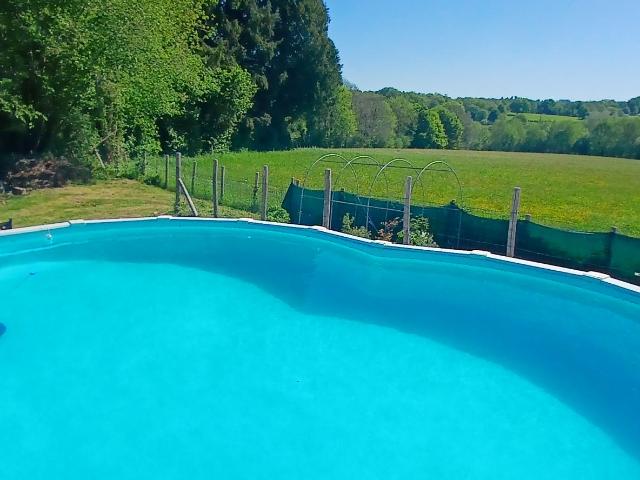 Maison en pierre de 3 chambres avec maison d'amis indépendan. 112m² Dournazac