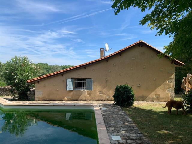 Maison en pierre de 88 m2 avec piscine, terrasse et jardin s. 88m² Pellegrue