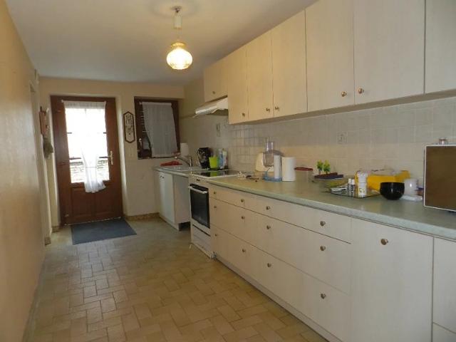 MAISON EN PIERRE DE 98 M² HAB, avec Garage, sur Plus de 770 m² de Terrain