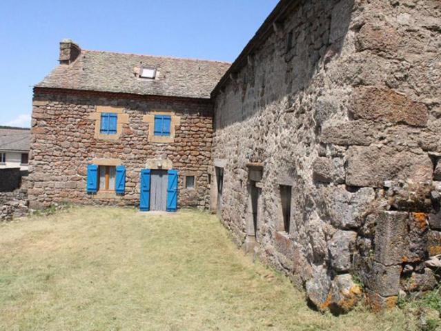 Maison en pierre et lauze à Montbel 4 pièce s 70 m2 sur une parcelle cadstrée de 685 m²