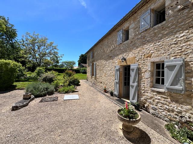 Maison en pierre entre Monpazier et Beaumont du Perigord 232m² Monpazier