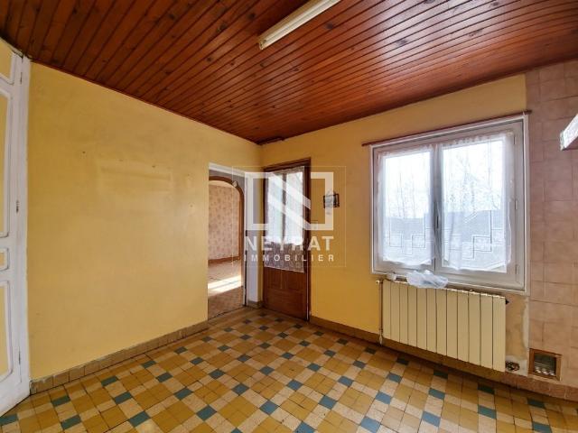 Maison en pierre face au canal, emplacement recherché