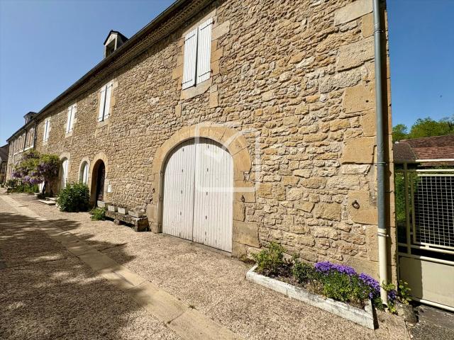 Maison en pierre Périgord Noir 275m² Azerat