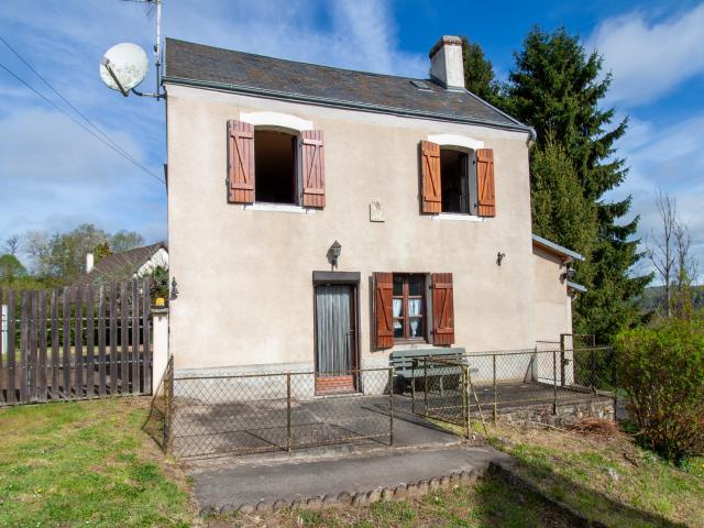 Maison en pierre pleine de charme à cinq minutes du centre de Guéret