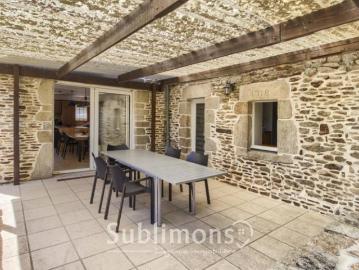 Maison en pierre pleine de charme au coeur de la campagne de Sar