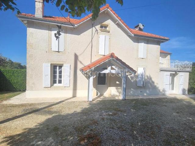 Maison en pierre rénovée à LECTOURE avec JARDIN 3 CHAMBRES