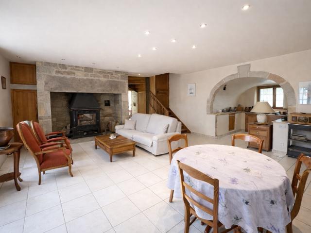 Maison en pierre rénovée Charme, Confort et piscine