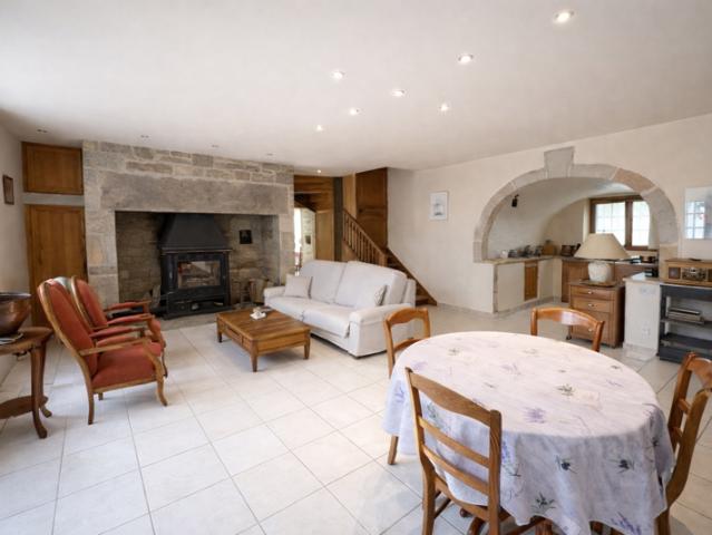 Maison en pierre rénovée Charme, Confort et piscine