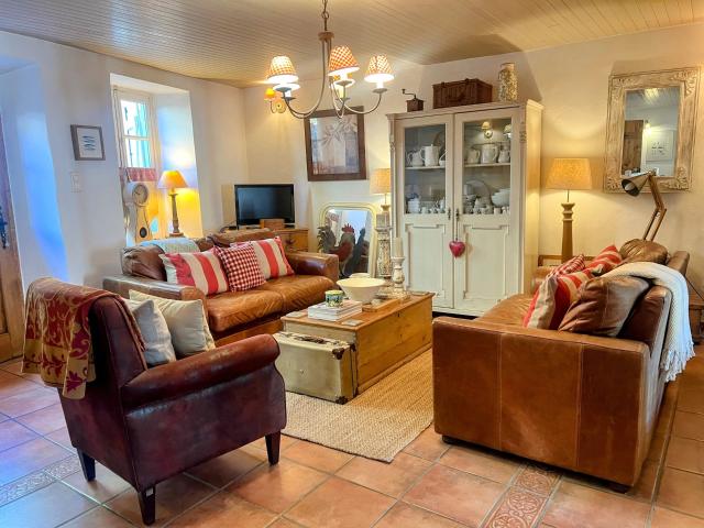 Maison en pierre rénovée avec vues des montagnes 160m² Bélesta
