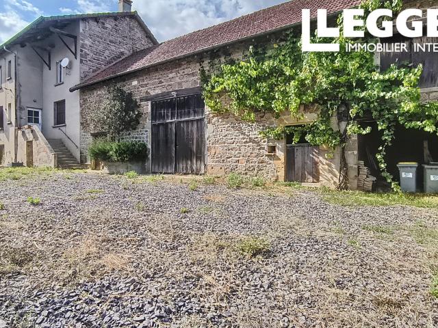 Maison en pierre rénovée avec goût, hameau tranquille